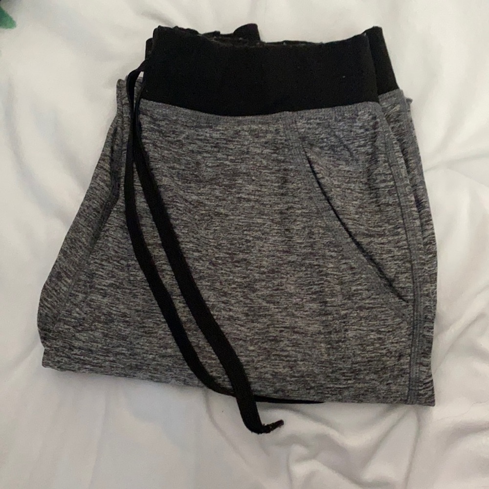 PINK by Victoria Secret ultimate gym sweats SO COMFORTABLE